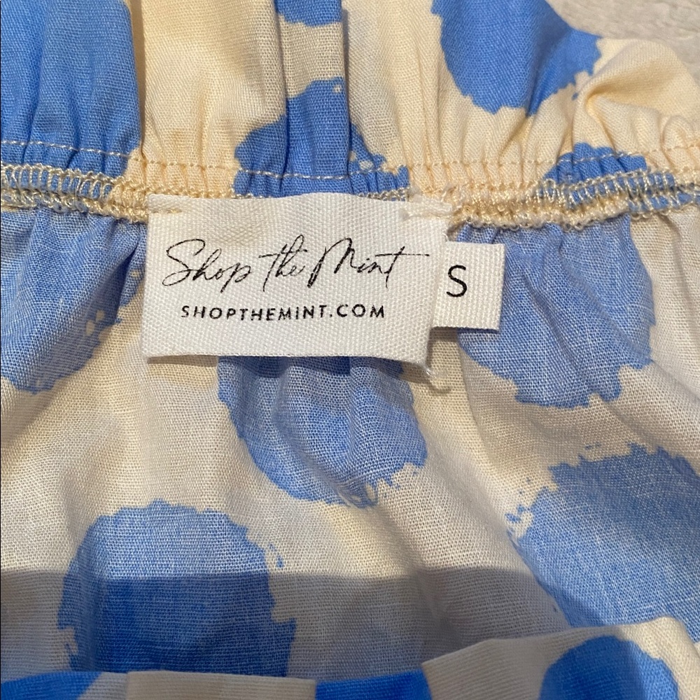 Shop The Mint « Be Your True Self » blue ivory polka dot ruffled sleeve blouse - Picture 6 of 12